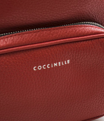 Компактный кожаный рюкзак Coccinelle Selina с внешним карманом красный