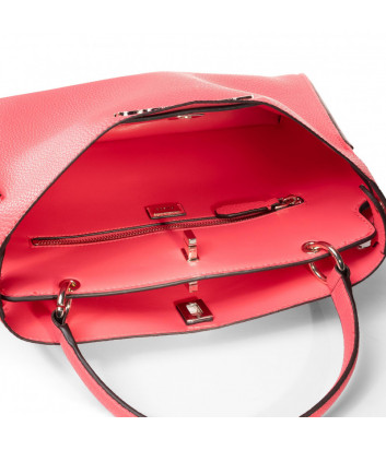 Сумка GUESS Uptown Chic HWVG7301060 коралловая