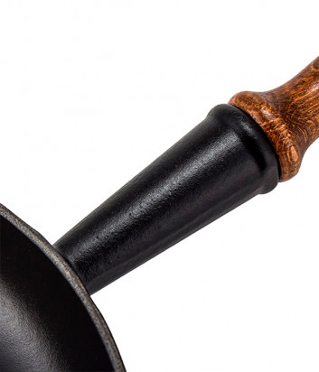 Чугунная cковорода LE CREUSET с толстым дном и деревянной ручкой (1,7л/26см) черная