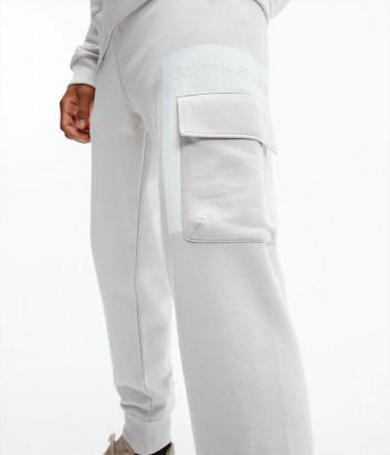 Мужской спортивный костюм CALVIN KLEIN Jeans J30J319697/J30J319777 светло-серый Мужской спортивный костюм CALVIN KLEIN Jeans J30J319697/J30J319777 светло-серый