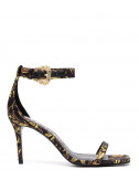Черные босоножки VERSACE Jeans Couture 72VA3S71 с брендированной пряжкой и принтом Baroque