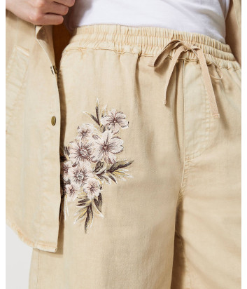 Шорты-бермуды карго TWINSET 231TT2391 бежевые с вышивкой