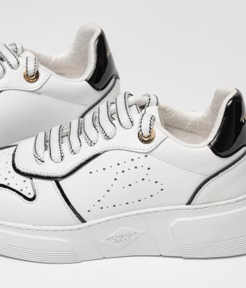 Кожаные кроссовки TOSCA BLU SS2405S051 на платформе белые