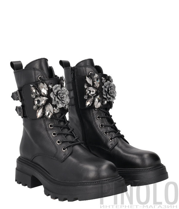 Кожаные ботинки TOSCA BLU SF2438S433 с декором черные