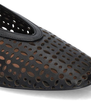 Балетки из перфорированной кожи BIBI LOU 604Z28VK с ремешком черные