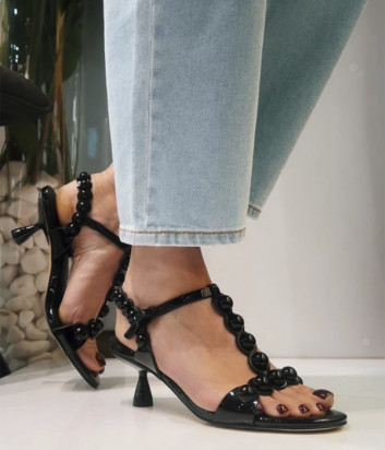 Босоножки в лаковой коже JEANNOT TJ637 черные