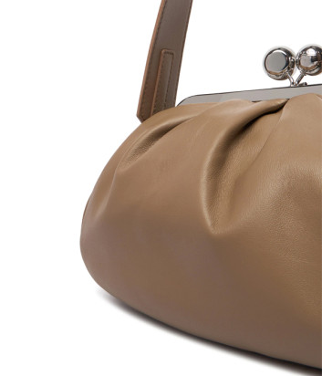 Мягкая кожаная сумка WEEKEND Max Mara CUBICO Pasticcino Bag Medium коричневая
