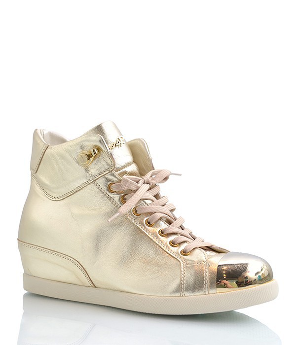 Кожаные сникерсы Cesare Paciotti с декорированным носочком золотые