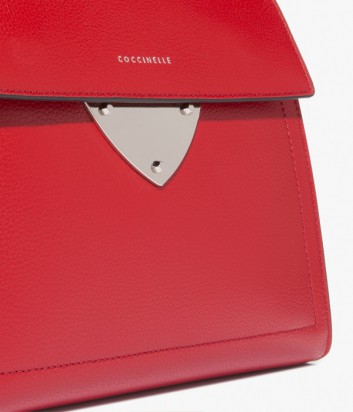 Кожаная сумка Coccinelle B14 с откидным клапаном красная