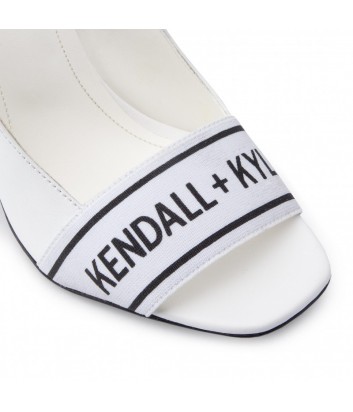 Белые кожаные босоножки Kendall+Kylie Molli с брендированной вставкой